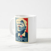 ドナルド・トランプ"NOPE"のコーヒー・マグ コーヒーマグカップ (正面左)