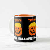 ドナルドTrumpkinはハロウィンを素晴らしく再度させます ツートーンマグカップ (正面左)