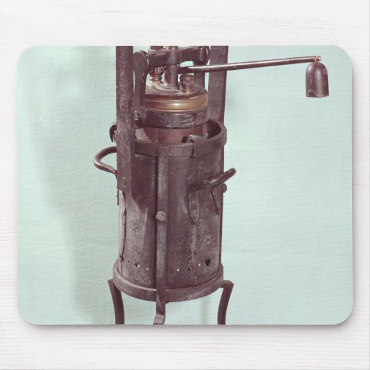 ドニ・パパン1679年が発明する圧力鍋 マウスパッド (正面)