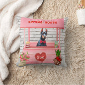 ドバーマンドッグバレンタインデーキスをするス クッション (ブランケット)