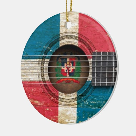 ドミニカ共和国の旗が付いている古いアコースティックギター セラミックオーナメント (左)