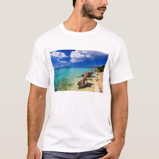ドミニカ共和国、バラオナのビーチ、3 Tシャツ (正面)