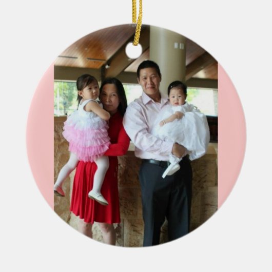 ドミニクおよび家族 セラミックオーナメント (正面)