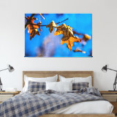 ドライオークの葉 – 春は遠くない キャンバスプリント (インサイチュ (寝室))