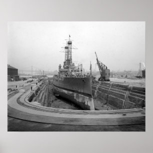 ドライドックの戦艦、1920年。ヴィンテージ写真 ポスター