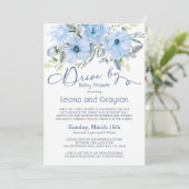 ドライブ バイ ベイビー シャワー ダスティ ブルー ウォーターカラー フローラル 招待状 (スタンド正面)