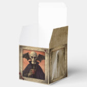 ドラキュラ、不気味な修道女、幽霊ハロウィーン フェイバーボックス (オープン)