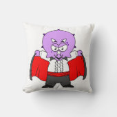 ドラクラ伯爵の服を着たセラトプの恐竜。 クッション (正面)