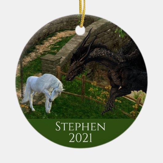 ドラゴンがユニコーンに出会うファンタジー セラミックオーナメント (正面)