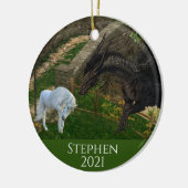 ドラゴンがユニコーンに出会うファンタジー セラミックオーナメント (左)