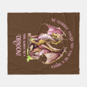 ドラゴンになれないなら自分で生きろ! フリースブランケット (正面(横))