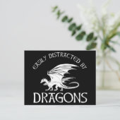 ドラゴンに気が散りやすい ポストカード (スタンド正面)