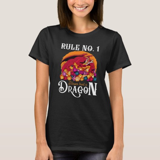 ドラゴンに気を許すなダンジョンサイコロTシャツ RPGゲーマー Tシャツ (正面)