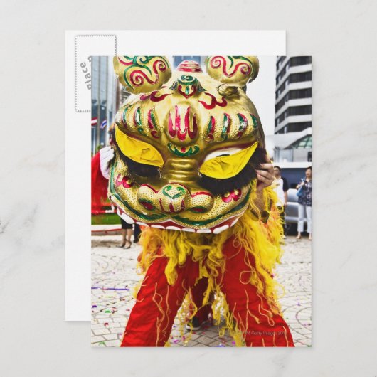 ドラゴンの中国の衣装を着た二人、青島。 ポストカード (正面/裏面)