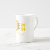 ドラゴンの年2024 ボーンチャイナマグカップ (正面右)
