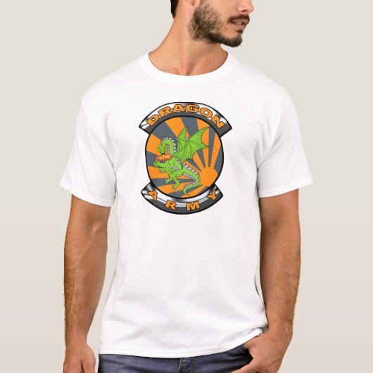 ドラゴンの軍隊のギア Tシャツ (正面)