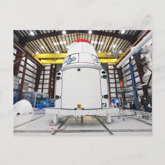 ドラゴンは補給の準備をする ポストカード (正面)