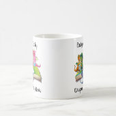 ドラゴンやファンタジー・ブックに気を取られる コーヒーマグカップ (中央)
