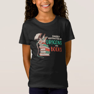 ドラゴンや本に気を取られやすい Tシャツ