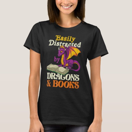 ドラゴンや本の本に気を取られ読やすい Tシャツ (正面)