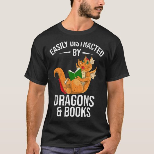 ドラゴンや本の本に気を取られ読やすい Tシャツ (正面)