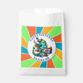 ドラゴンをテーマにした少年の誕生日パーティー フェイバーバッグ (正面)