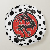 ドラゴンサン – 黒い赤い白+あなたのアイディア ラウンドクッション (裏面)