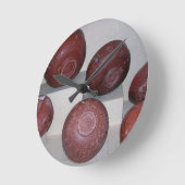 ドラゴンドルフ・カップ、紀元前150年（陶器） ラウンド壁時計 (傾斜)