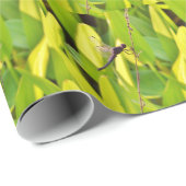 ドラゴンフライ青と黒の芝生。 ラッピングペーパー (ロールコーナー)