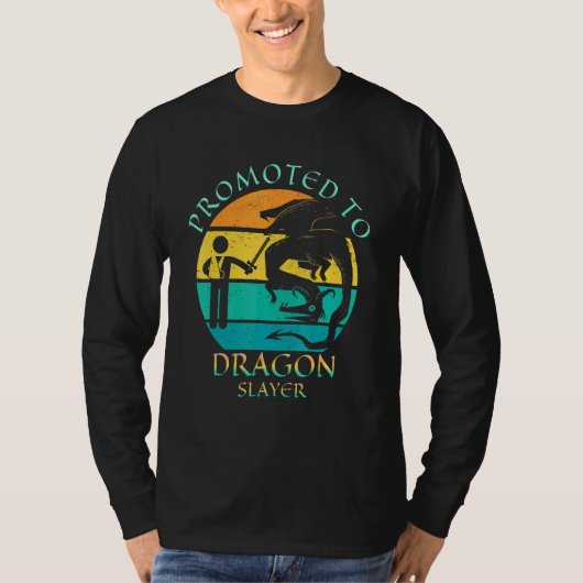 ドラゴン層に昇格された壊れた腕の鎖骨K Tシャツ (正面)