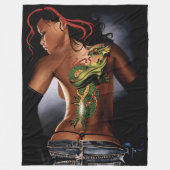 ドラゴン族の女性 フリースブランケット (正面)