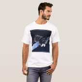 ドラゴンXl宇宙船のイラストレーション。 Tシャツ (正面フル)