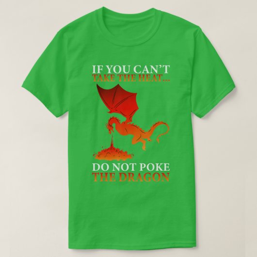 ドラッカッコいいグ炎を発飛んでいる揮する神話の生き物 Tシャツ (デザイン正面)