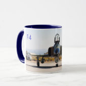 ドラッグシュート、F4、ACが付いているF-4幻影 マグカップ (正面左)