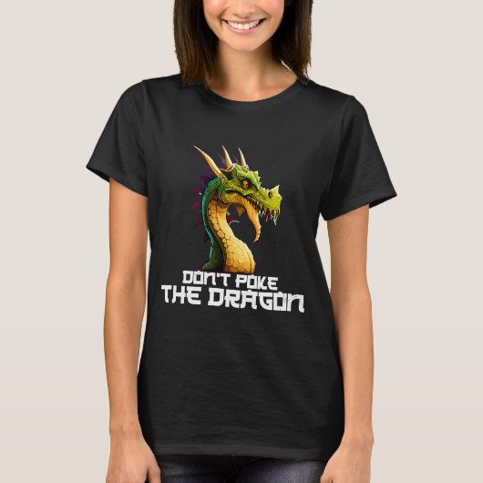 ドラッ飛んでいるグ神話の生き物の伝説的な日本の存在 Tシャツ (正面)