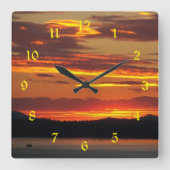 ドラマチックなオレンジ色の日没の風景 スクエア壁時計 (正面)