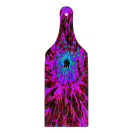 ドラマチックなクリムゾンレッド、パープルとブラックダリア カッティングボード