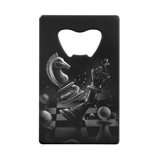 ドラマチックなチェスのモノクロ クレジットカード栓抜き (正面)