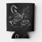 ドラマチックなチェスの戦い – 騎士と馬 缶クーラー (正面)