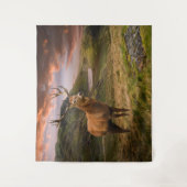 ドラマチックな山並みの赤鹿 タペストリー (正面)