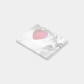 ドラマチックな赤いハートの形をしたリンゴ ポストイット (アングル)