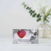 ドラマチックな赤いハートの形をしたリンゴ 名刺 (スタンド正面)