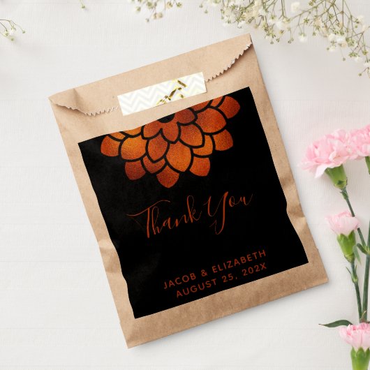 ドラマチックな銅の花を黒に付けて結婚ありがとう フェイバーバッグ (封をした状態)