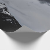 ドラマチックな雲の下の雪山 ラッピングペーパー (角)