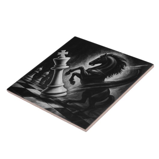 ドラマチックな黒馬vs.キング – チェスはっきりしたのアートワーク タイル (側面)