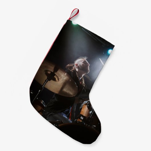 ドラマーのシルエット、暗いステージ設定 スモールクリスマスストッキング (正面 (吊り時))