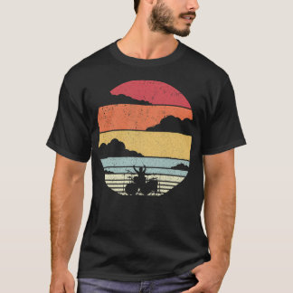 ドラマーデザイン。レトロスタイルドラムプレーヤー製品 Tシャツ
