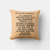 ドラマー違う – 枕 (正面)