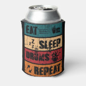 ドラミング熱：Tシャツデザインイラストレーション。 缶クーラー (缶裏面)