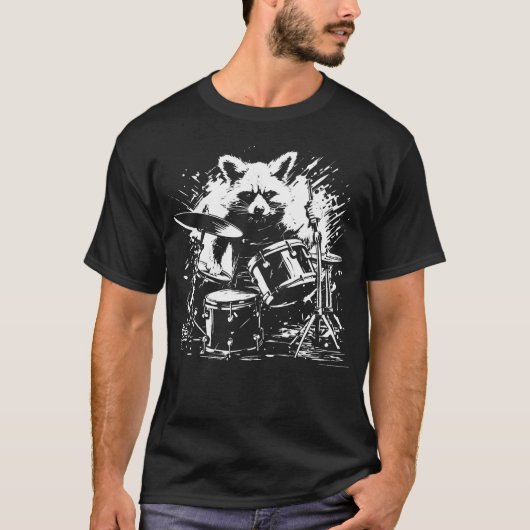 ドラムを叩くアライグマ おもしろい ドラマー タンゴ Tシャツ (正面)